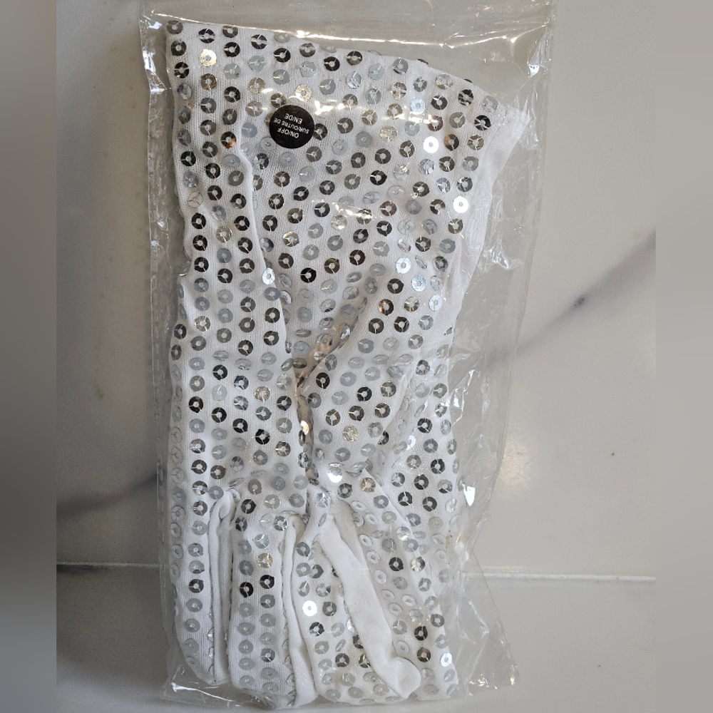BNIP - Allure White Sequin Gloves